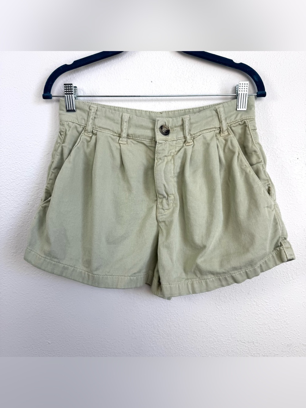 Free People Sz 0 Baggy Cotton Pleated Front High Waisted Chino Shorts Sage Green